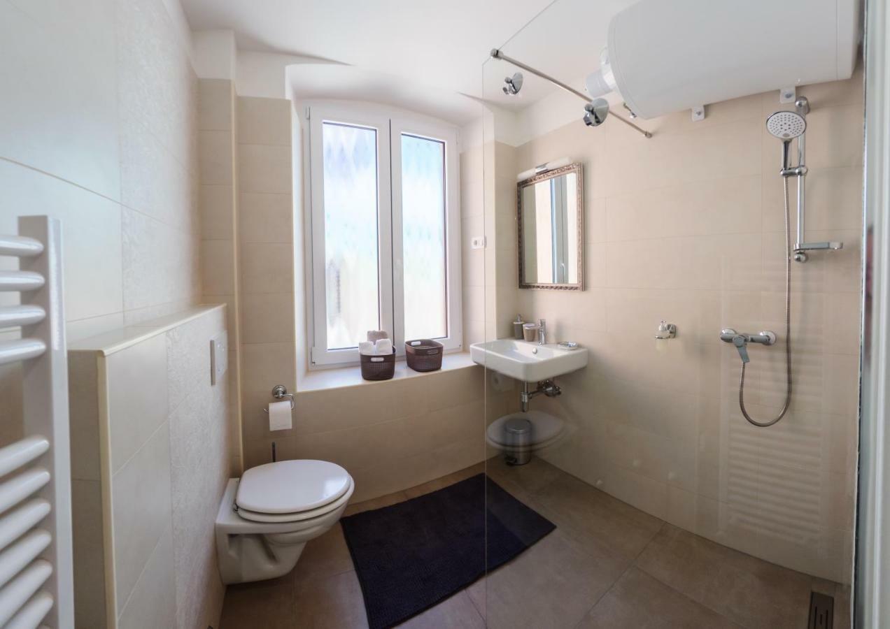 Franckina Hisa Apartamento Izola Exterior foto